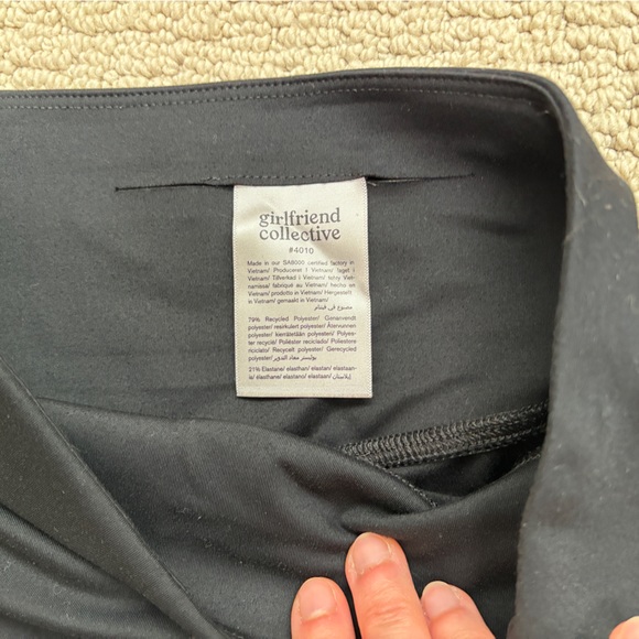 Girlfriend Collective Black Mid-Rise Compressive Leggings - Picture 3 of 8